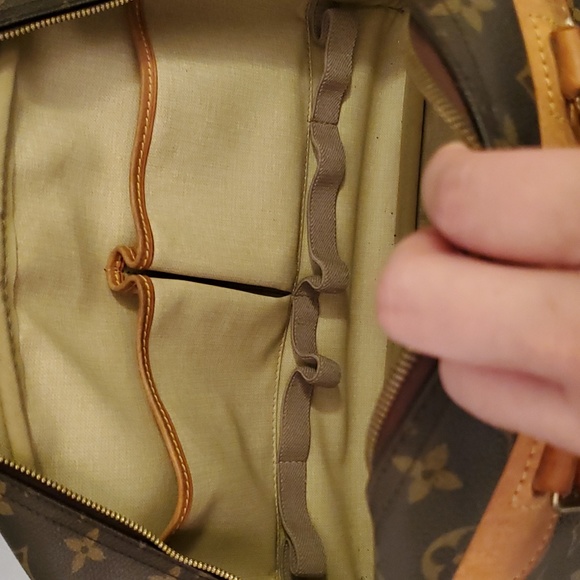 Authentic Louis Vuitton Travel/Handbag - Picture 15 of 17